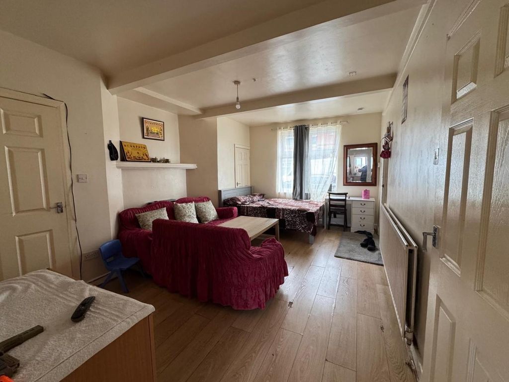 Property photo 3 of 12 3.Jpeg