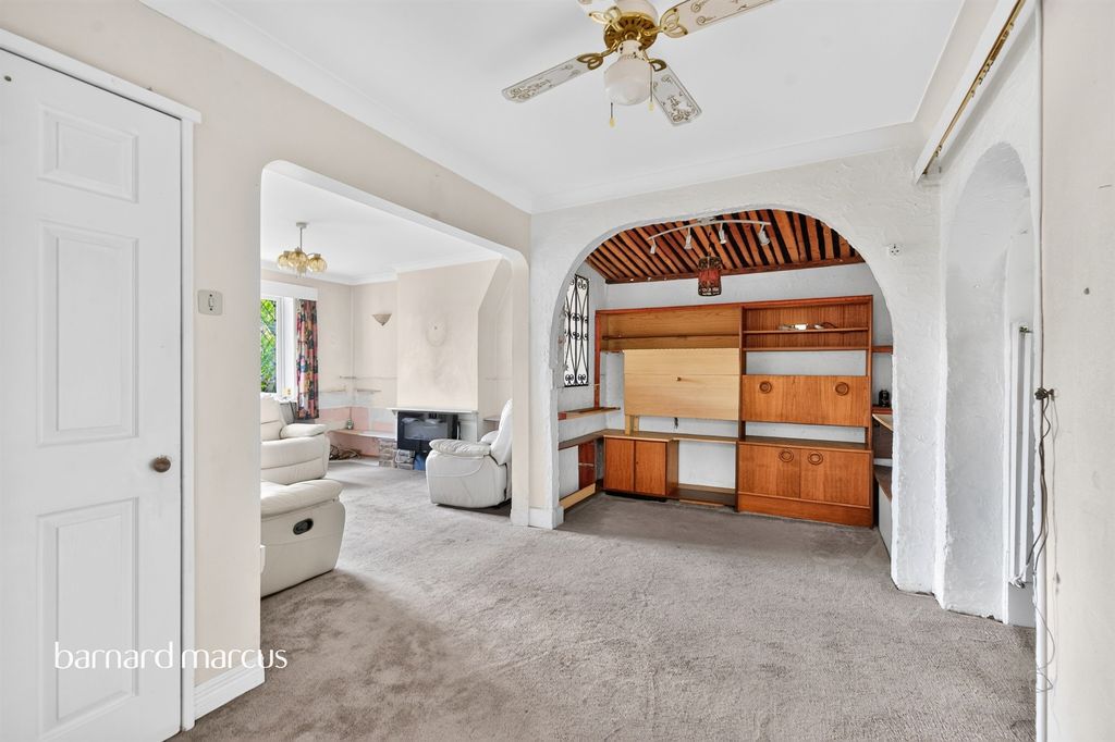 Property photo 3 of 25
