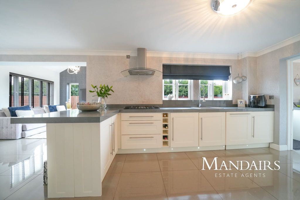 Property photo 2 of 42