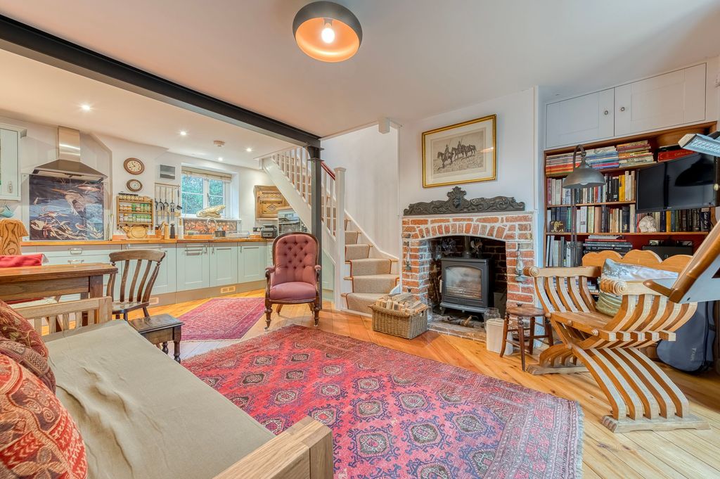 Property photo 2 of 22