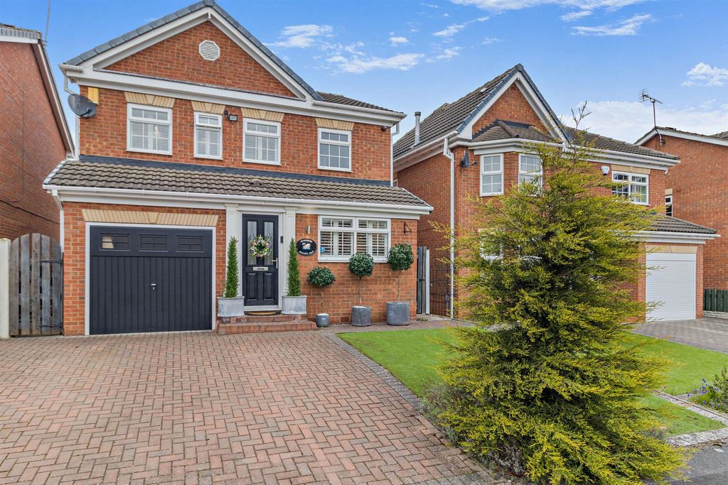 Property photo 1 of 25 Frotn