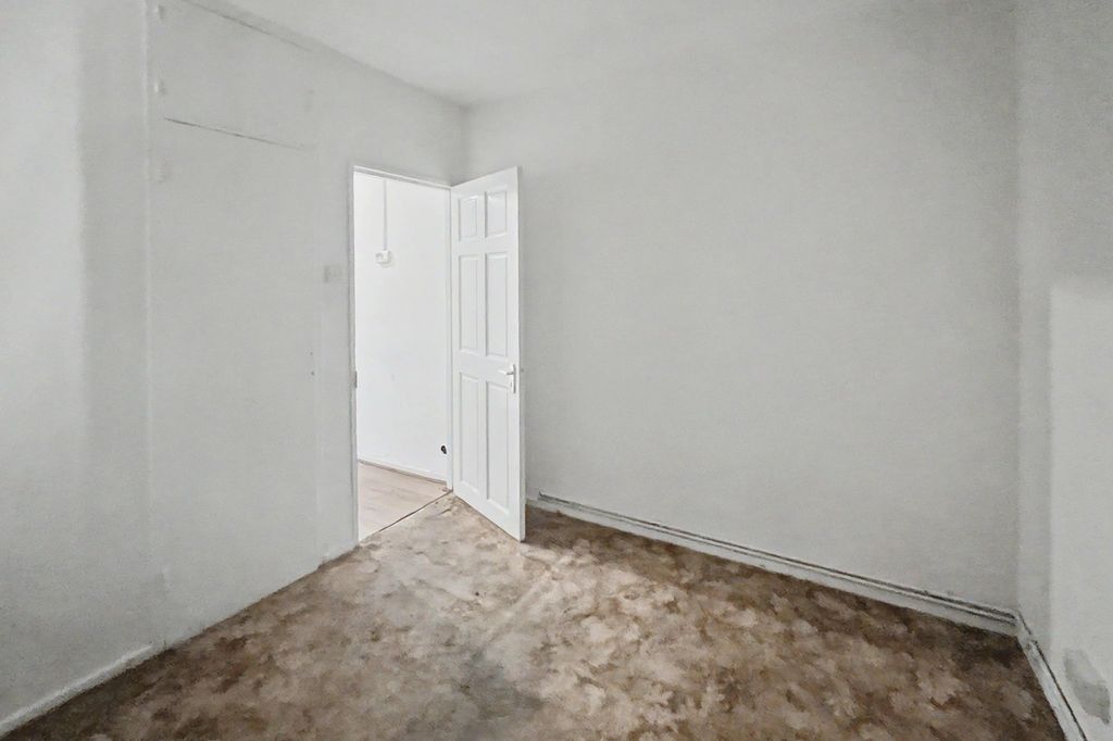 Property photo 3 of 15 5 Hartswood House, Streatham Hill, London, Sw2 4As