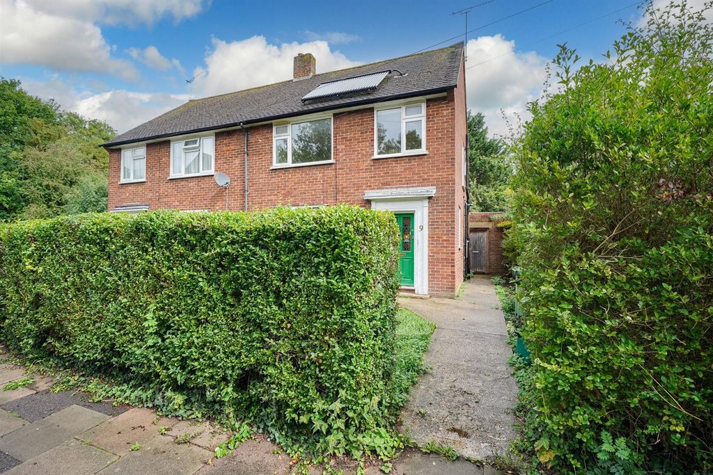 Property photo 1 of 24 9-Monks-Close-13.Jpg