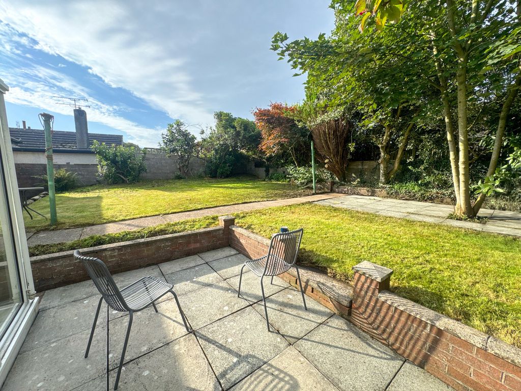 Property photo 2 of 26