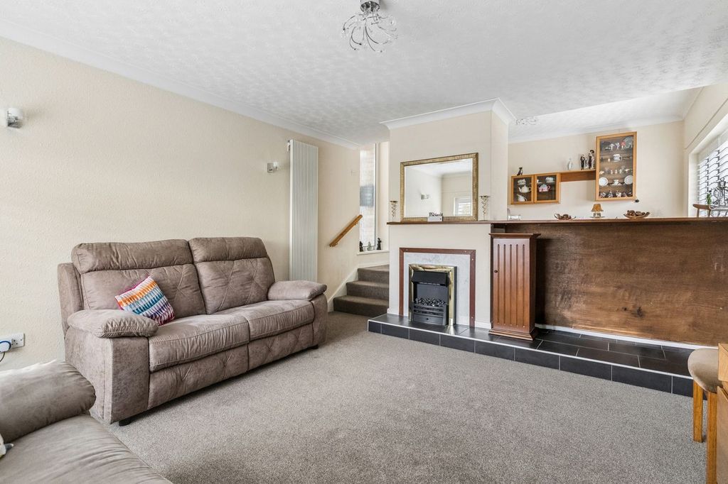 Property photo 3 of 23