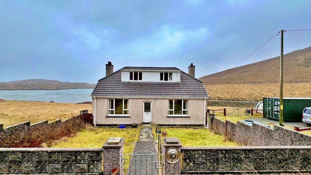Property photo 1 of 33