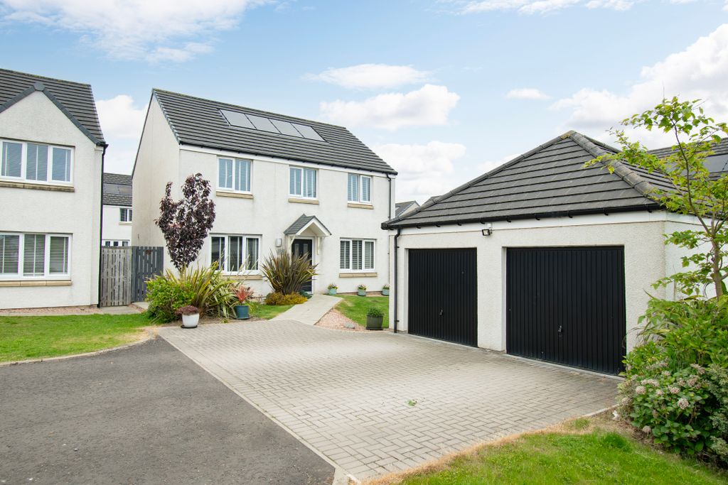 Property photo 1 of 31