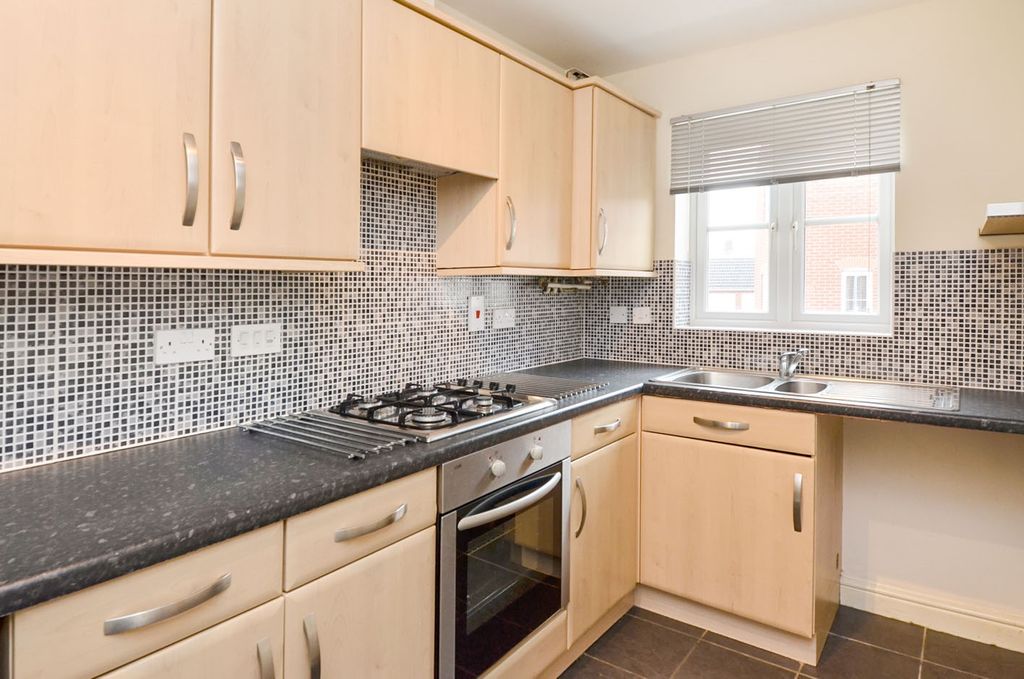 Property photo 2 of 16 Kitchen