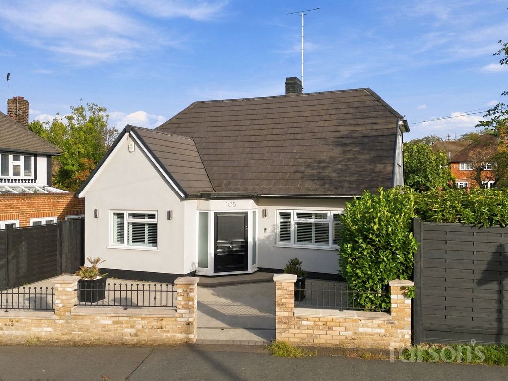 Property photo 1 of 32