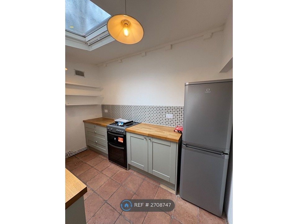 Property photo 3 of 30 Kitchen