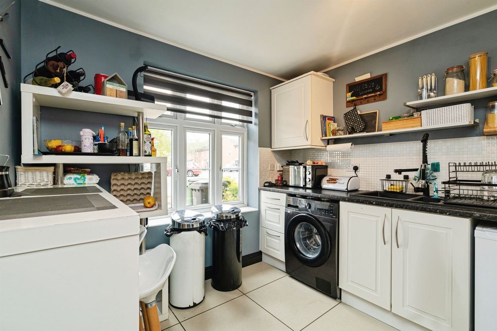 Property photo 3 of 18