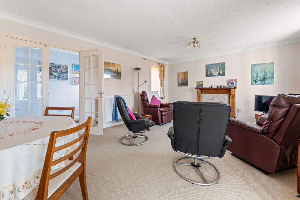 Property photo 3 of 24