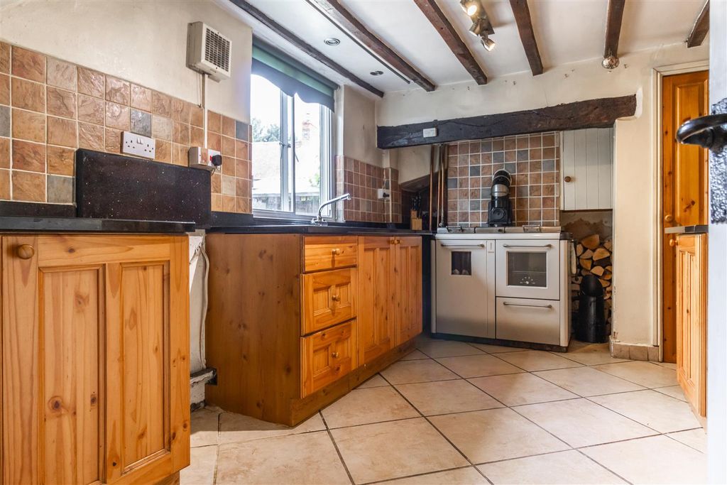 Property photo 2 of 27