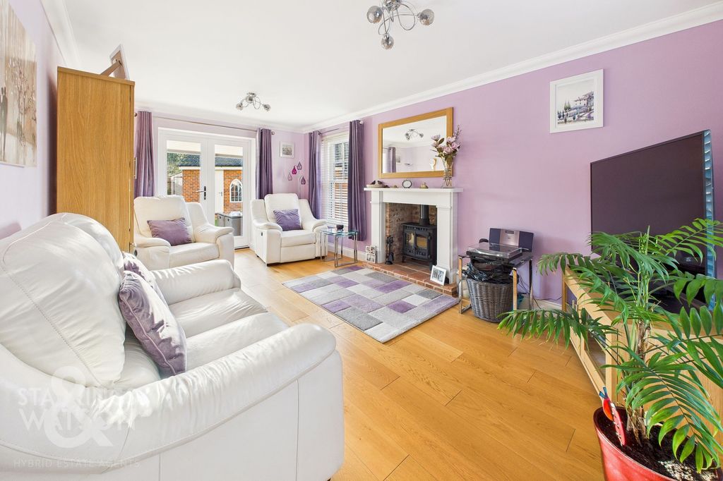 Property photo 2 of 22