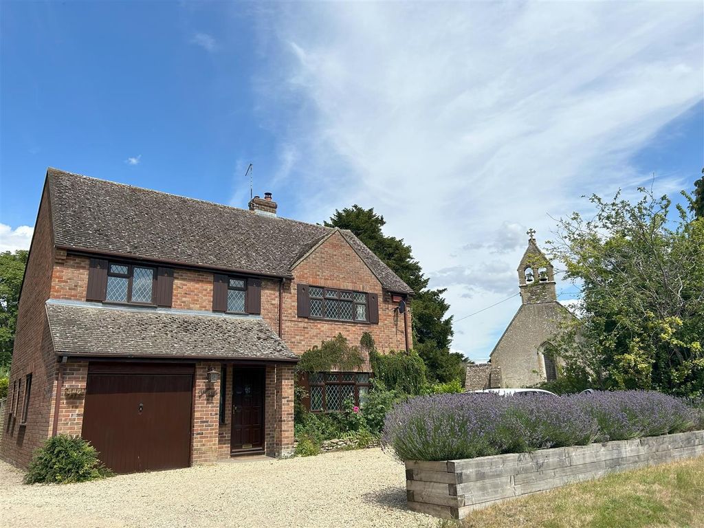 Property photo 1 of 21 Blue Sky Green Holt.Jpeg