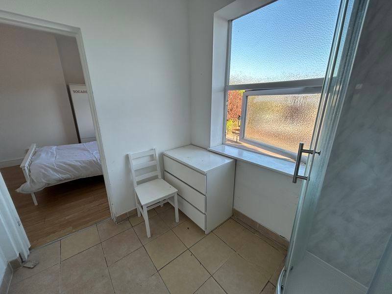 Property photo 3 of 4 Photo 6