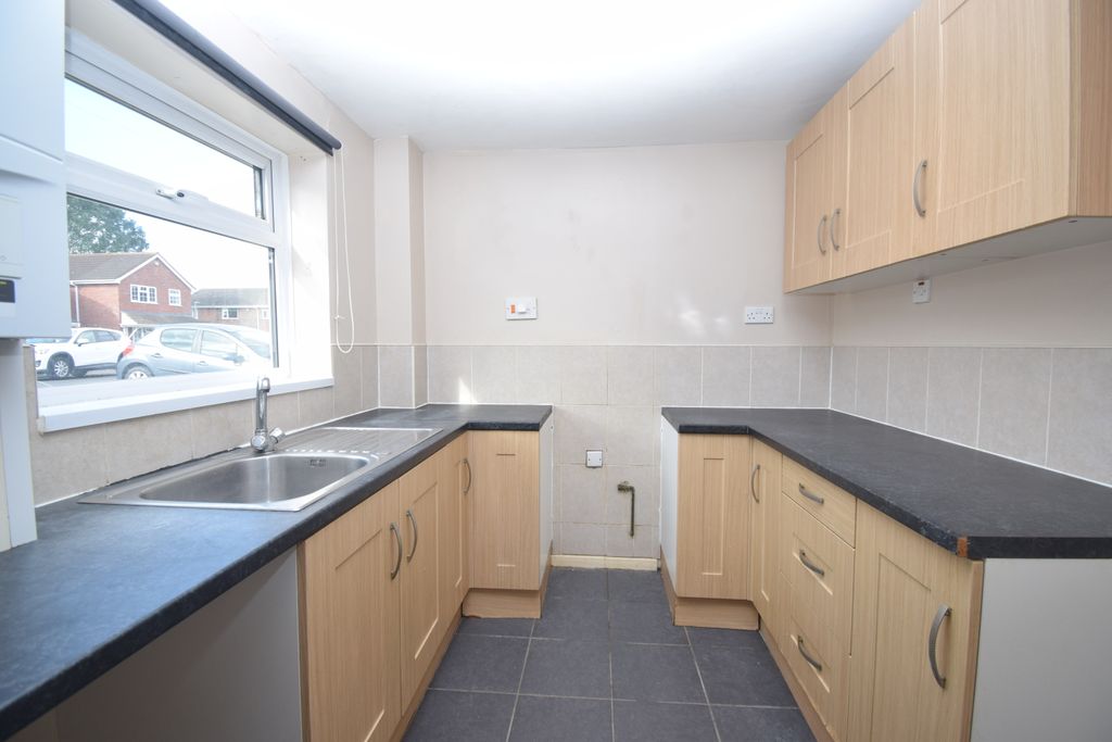 Property photo 2 of 11 Kitchen