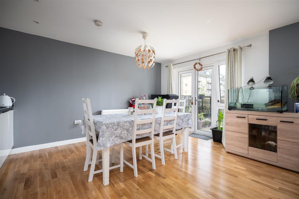 Property photo 2 of 20 Open Plan Living/Dining Area