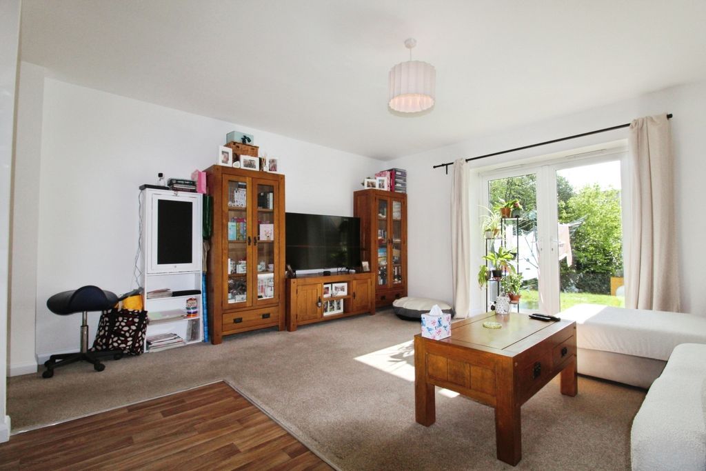 Property photo 3 of 19 Pbox-Img.Jpg