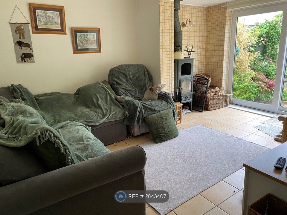 Property photo 2 of 10 Lounge