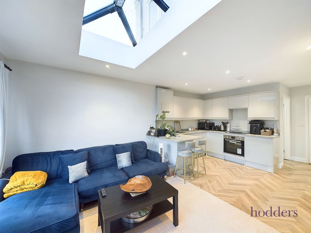 Property photo 2 of 15 Picture No. 10