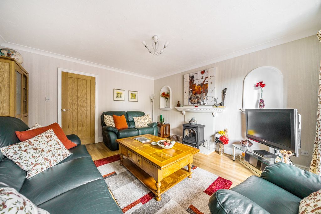 Property photo 3 of 23