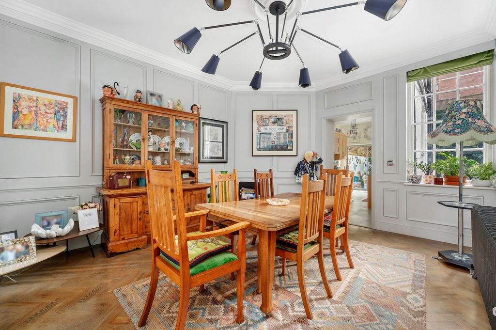 Property photo 2 of 37