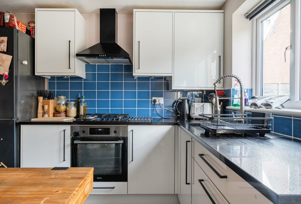 Property photo 3 of 13 1414799-7-69943Ea...