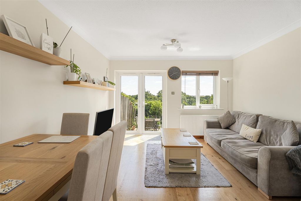 Property photo 2 of 17 18_58200.Jpg