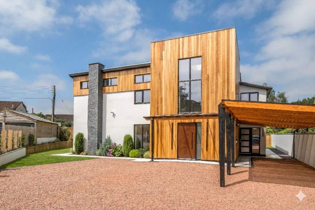 Property photo 1 of 19 Front