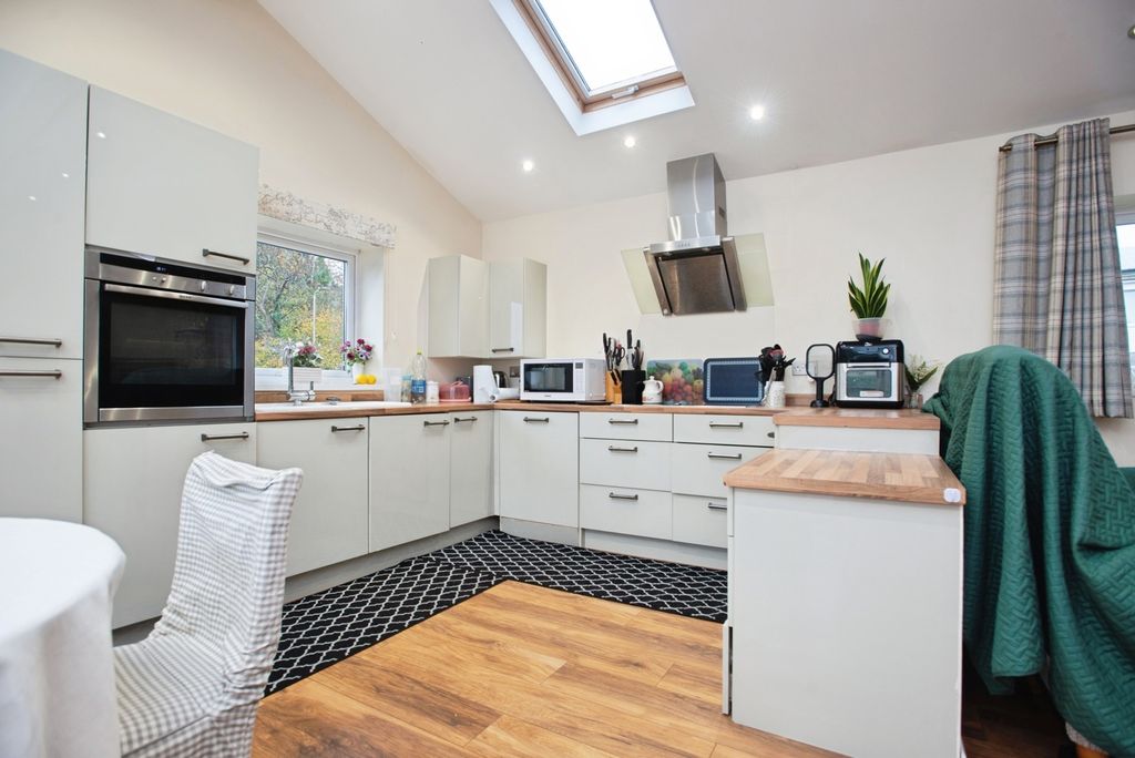 Property photo 2 of 18 Photo