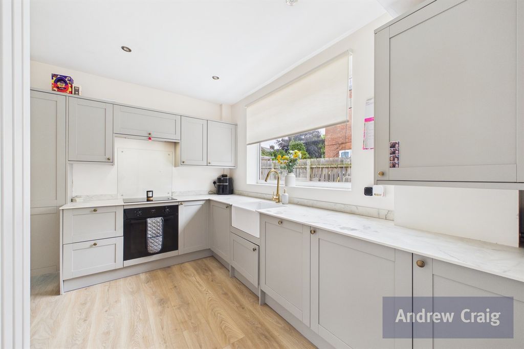 Property photo 3 of 10 Kitchen/Diner