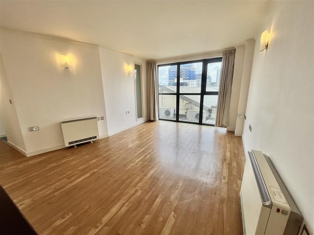 Property photo 2 of 12 Image