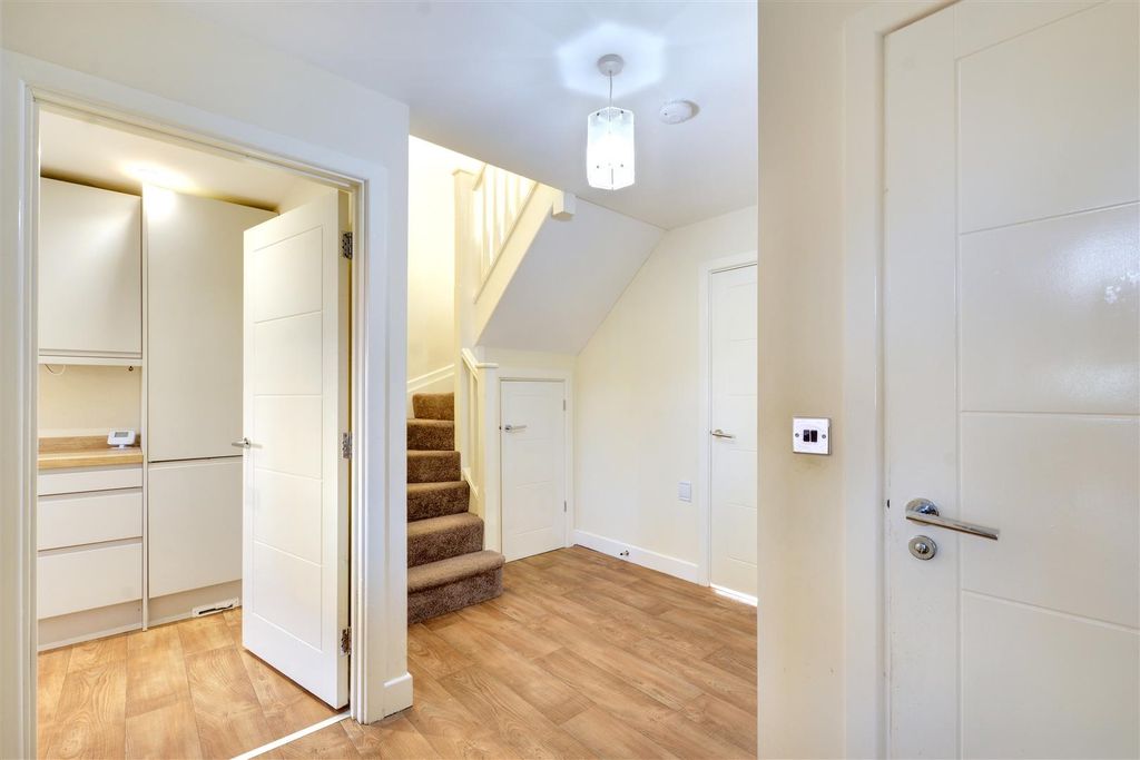 Property photo 2 of 21 Hallway_1.Jpeg