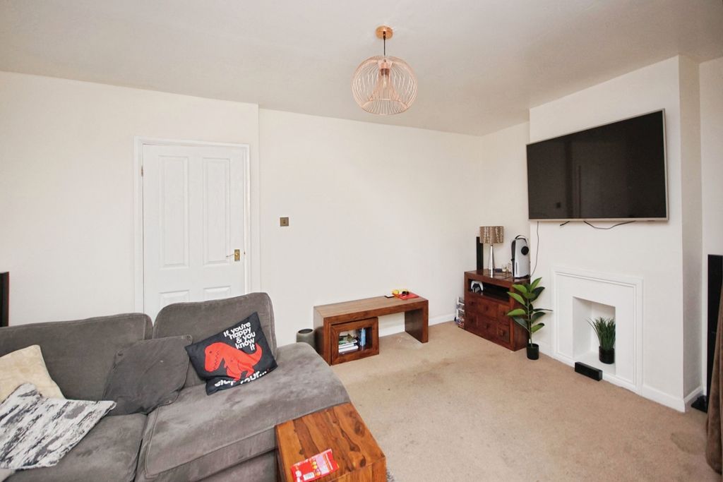 Property photo 3 of 17 Photo
