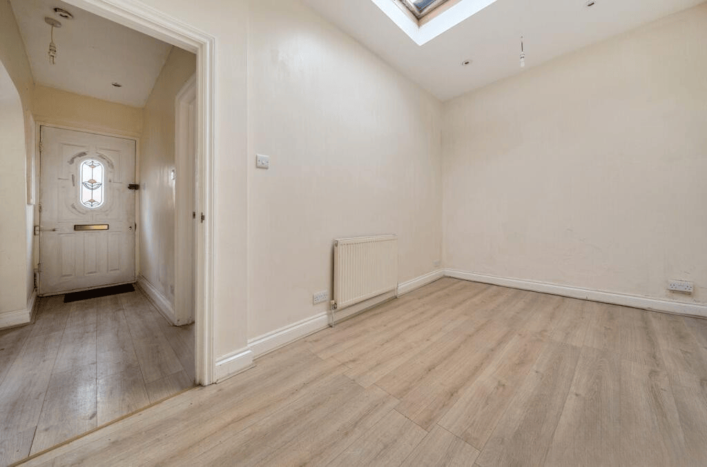 Property photo 2 of 9