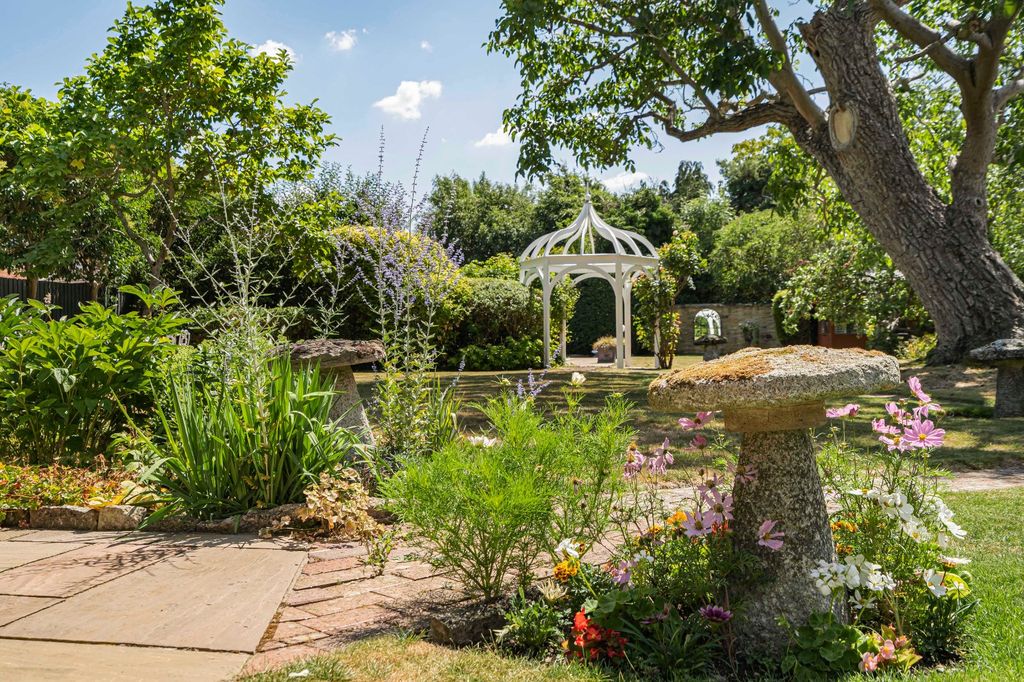 Property photo 2 of 18 Picture No. 38