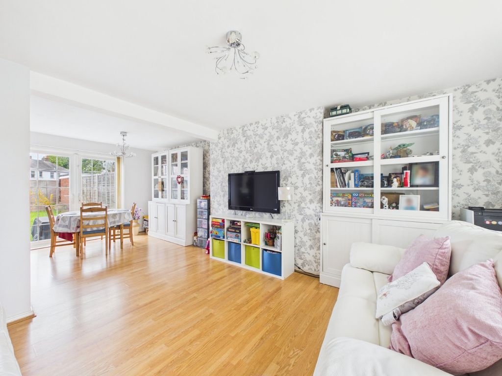 Property photo 2 of 9 Living Room