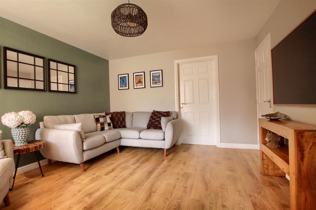 Property photo 3 of 15 Qx5.Jpg