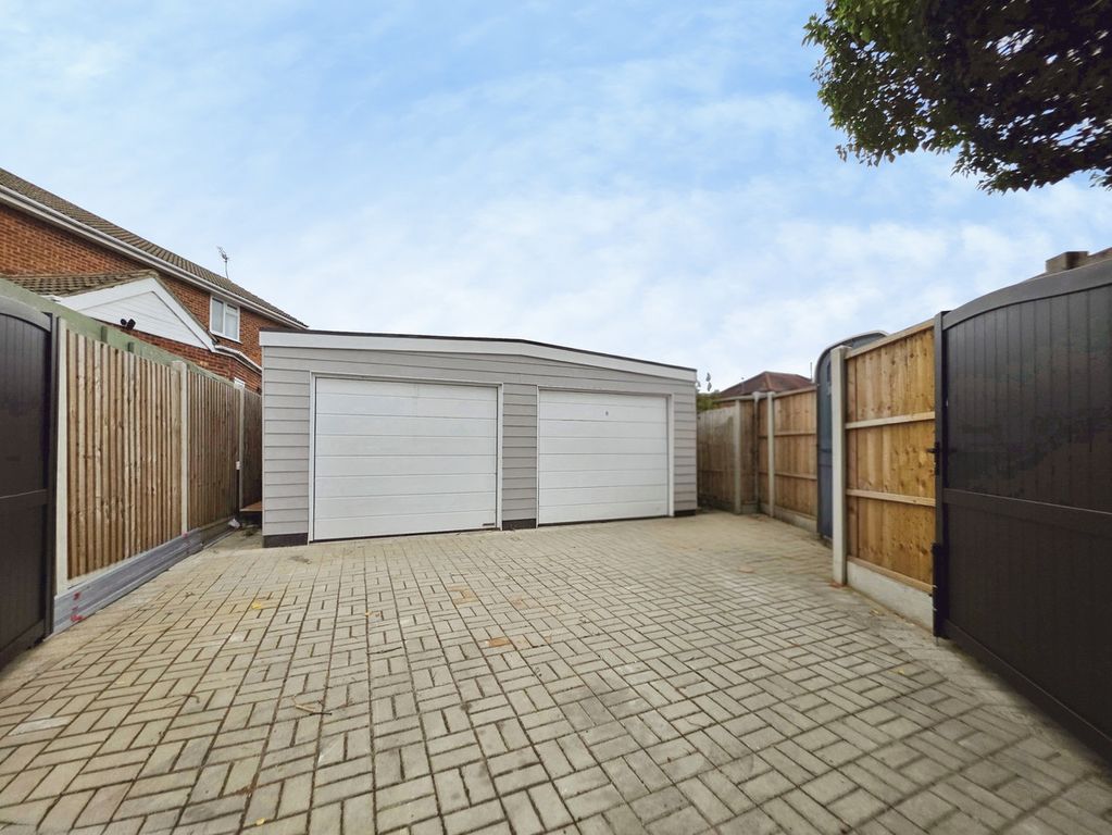 Property photo 1 of 2