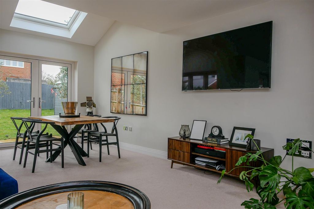 Property photo 3 of 14 Lounge/Dining Room