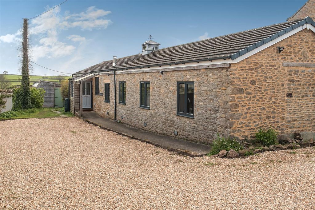 Property photo 1 of 28 Front / Approach