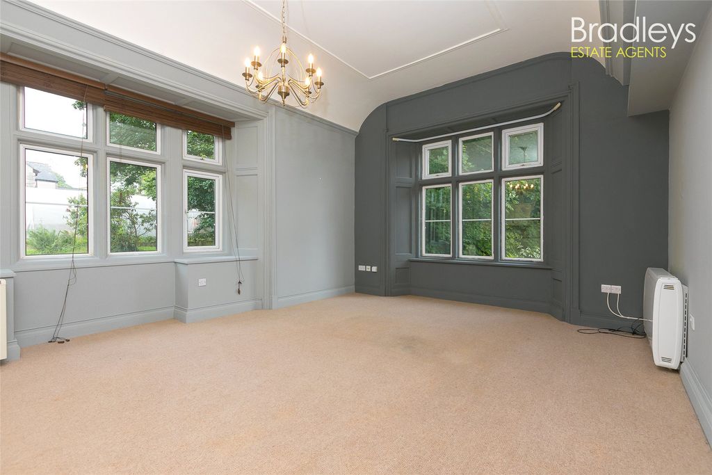 Property photo 3 of 17 Picture No. 06