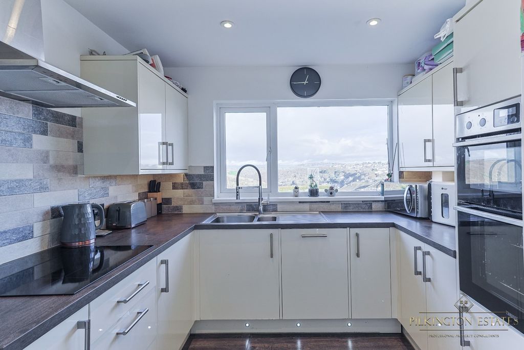 Property photo 2 of 21 4633231