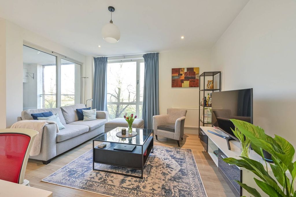 Property photo 2 of 14