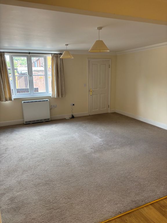 Property photo 3 of 6