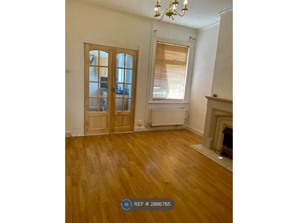 Property photo 3 of 8 Ground Floor