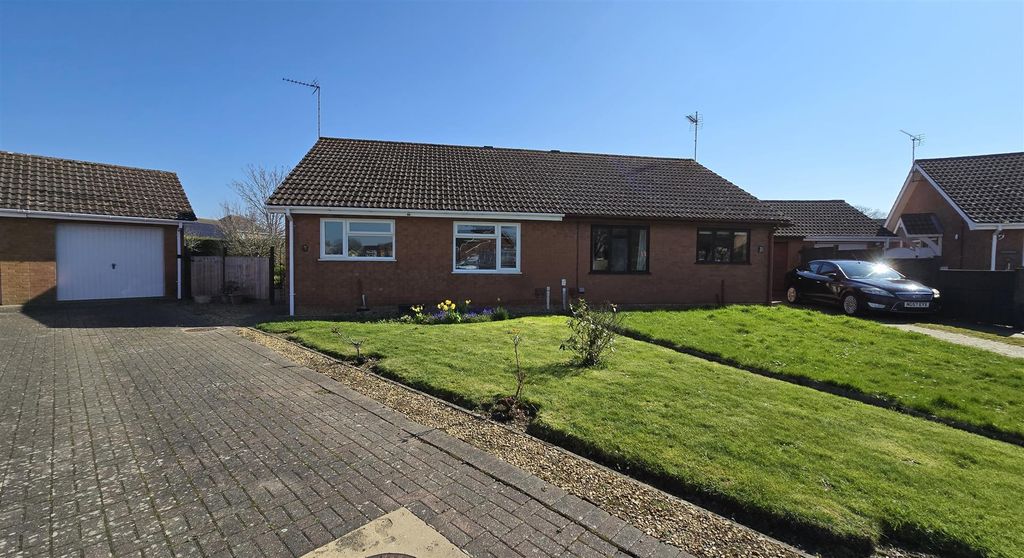 Property photo 1 of 11 Front