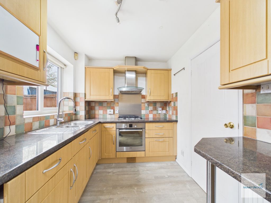 Property photo 3 of 14 Cam03394G0-Pr0546-Still007