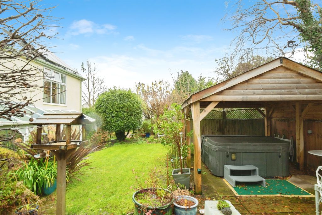 Property photo 2 of 24